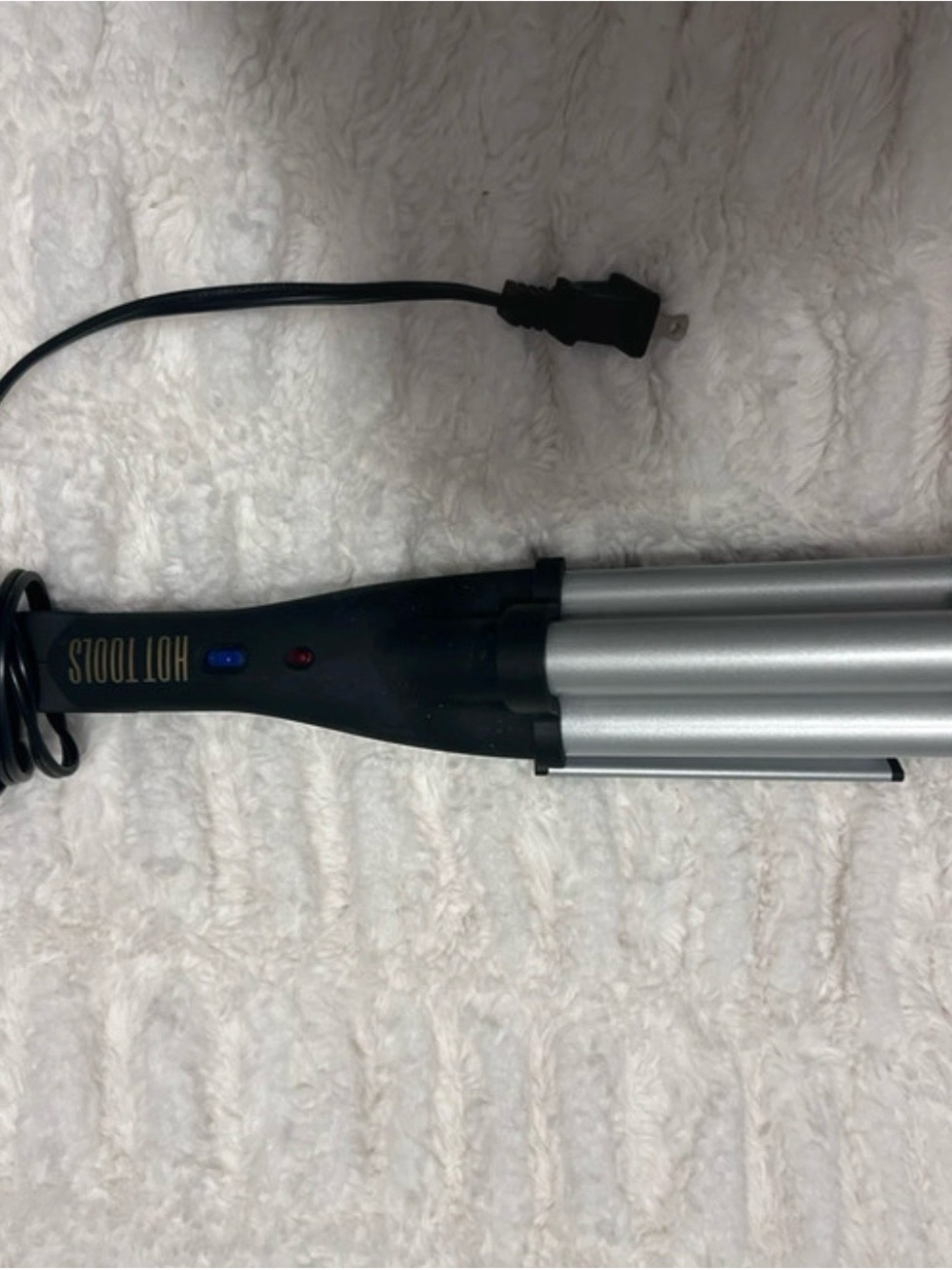 HOT TOOLS Silver Triple Barrel Waver - Black Handle